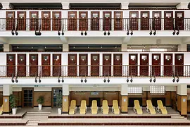 Amalienbad, changing cubicles