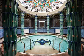 Amalienbad, round swimming pool