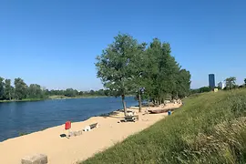 Bathing spot on the New Danube (Neue Donau)