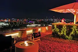 Rooftop Bar Aurora Andaz 