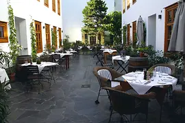 Schreiner restaurant, inner courtyard of the restaurant